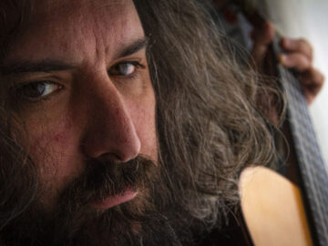 Cómo un cantautor logró financiar dos álbumes con su comunidad (y qué cambió al hacerlo por segunda vez)